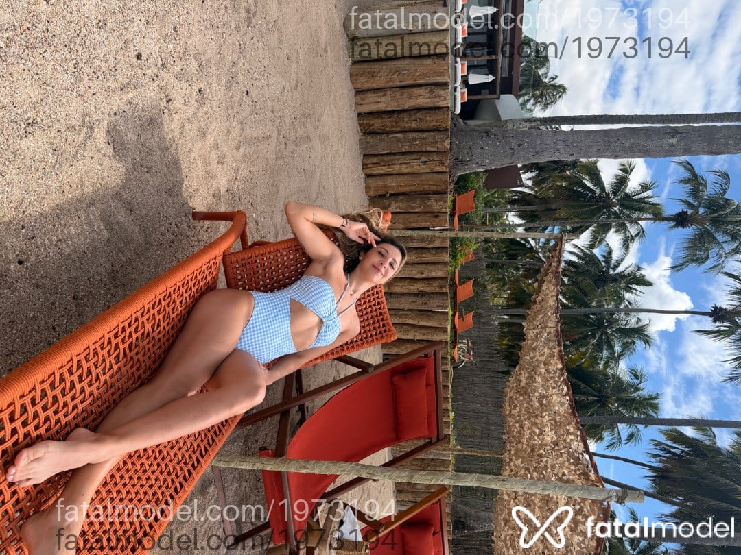 Acompanhante mulher loira (o) de olhos mel em Rio de Janeiro Acompanhante mulher loira (o) de olhos mel em Rio de Janeiro - Anny Clessy