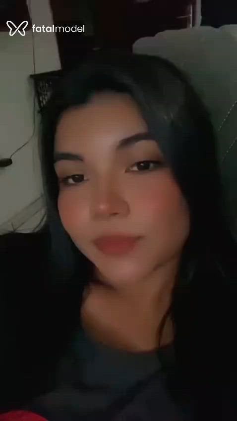 Acompanhante mulher morena (o) de olhos pretos - Lya Koppas