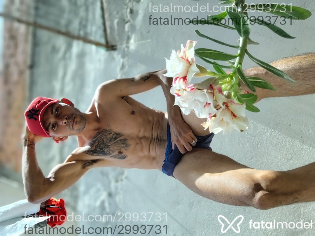 Acompanhante homem morena (o) de olhos castanhos - Gozador Acompanhante homem morena (o) de olhos castanhos - Gozador