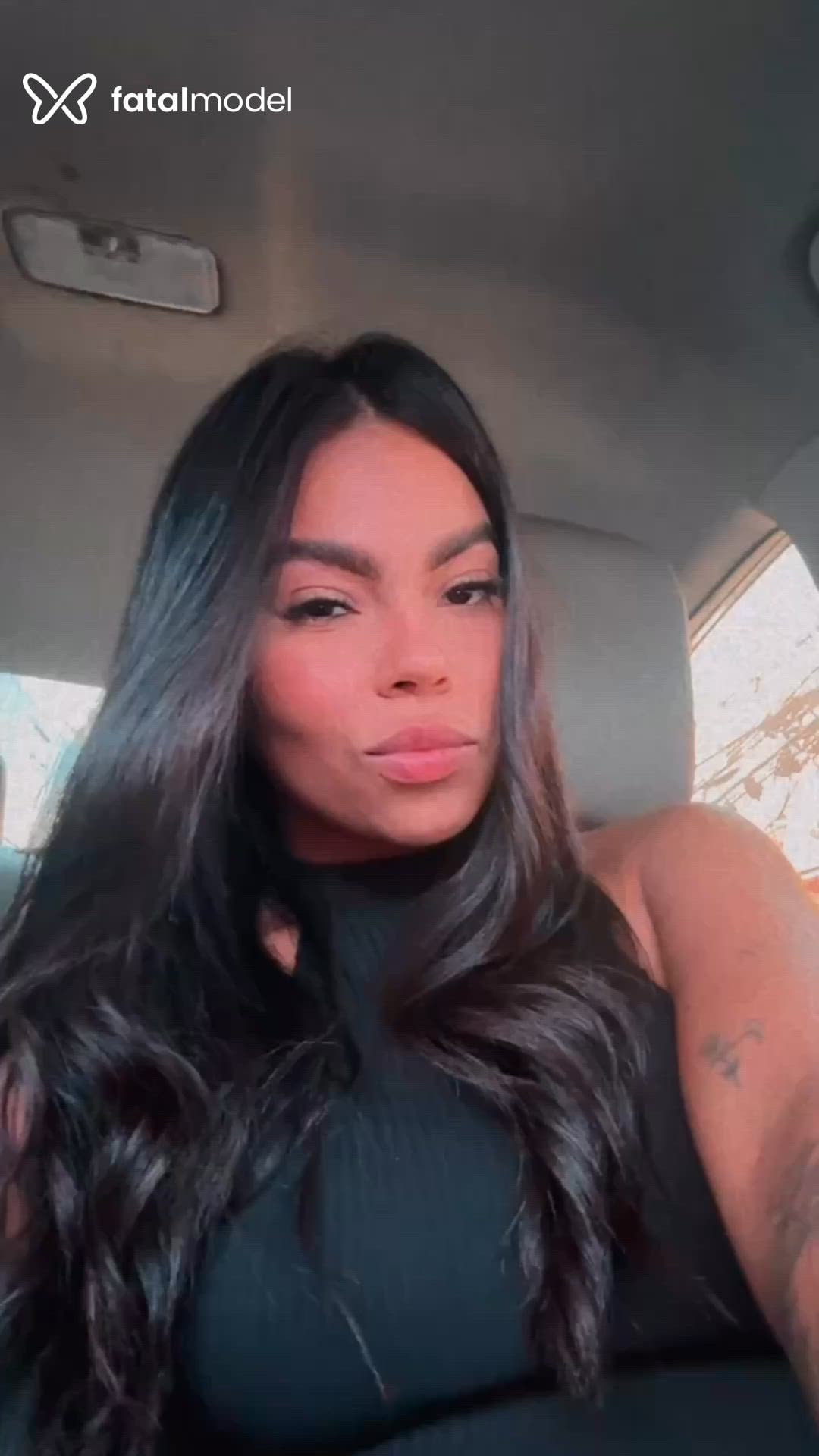 Acompanhante mulher morena (o) de olhos castanhos - Yaraalmeida Acompanhante mulher morena (o) de olhos castanhos - Yaraalmeida