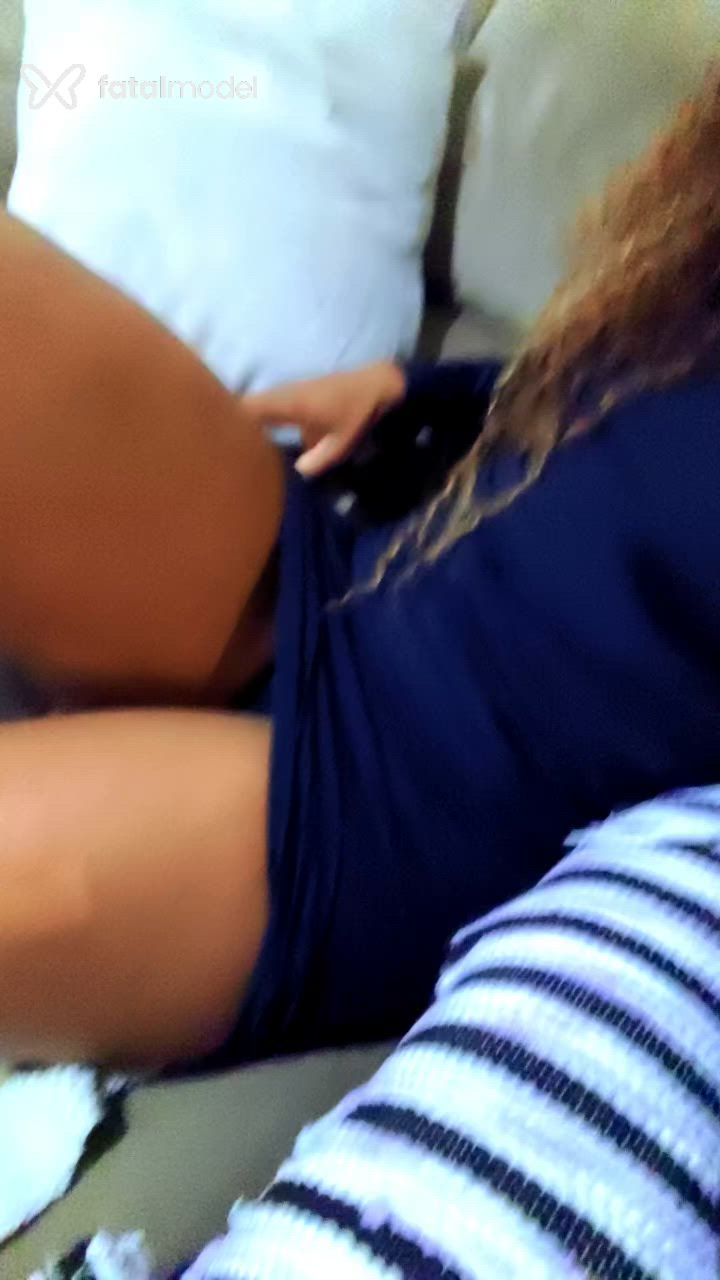 Acompanhante mulher com cabelo castanho de olhos pretos - Iara Santos Acompanhante mulher com cabelo castanho de olhos pretos - Iara Santos