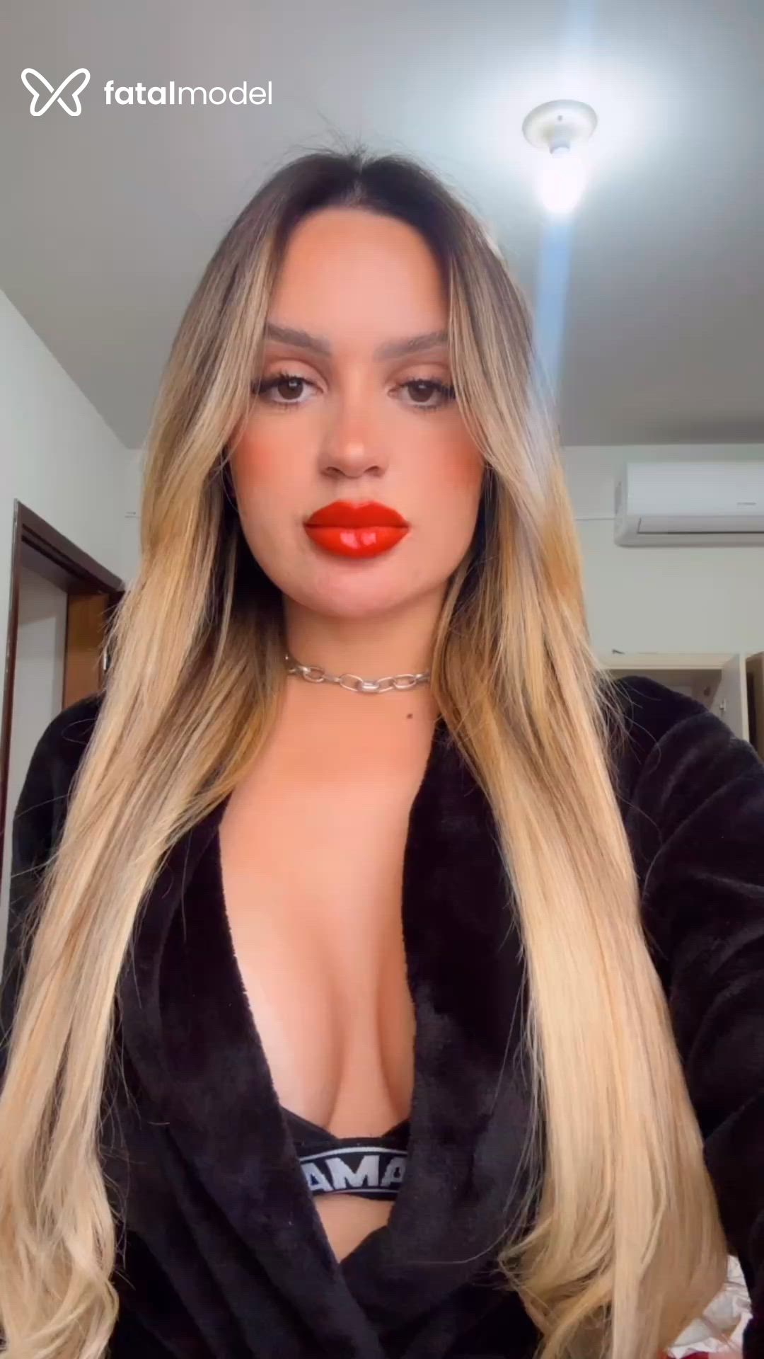 Acompanhante mulher loira (o) de olhos castanhos - Gaby Acompanhante mulher loira (o) de olhos castanhos - Gaby