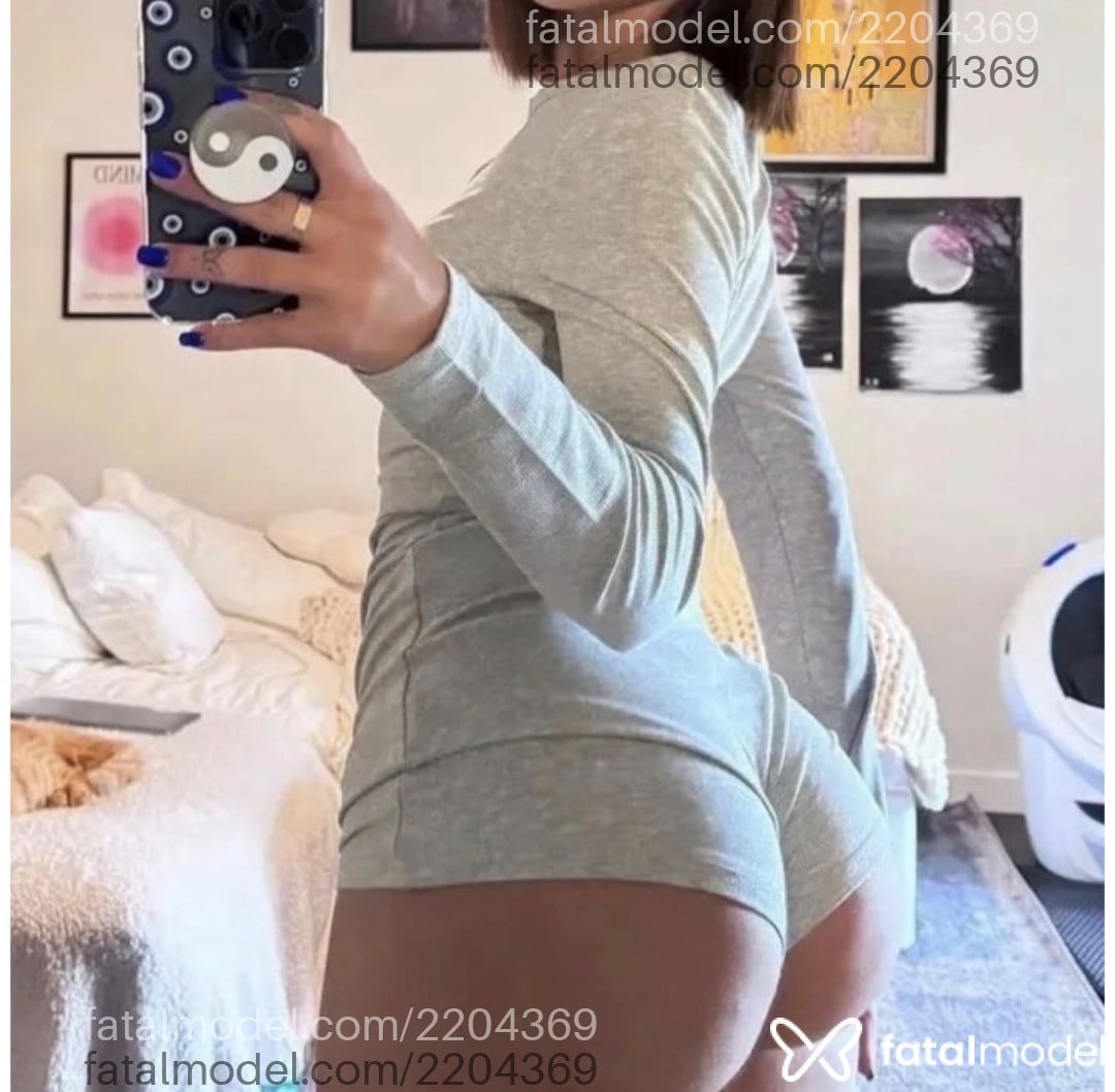 Acompanhante mulher com cabelo castanho de olhos castanhos - Isa Becker Acompanhante mulher com cabelo castanho de olhos castanhos - Isa Becker
