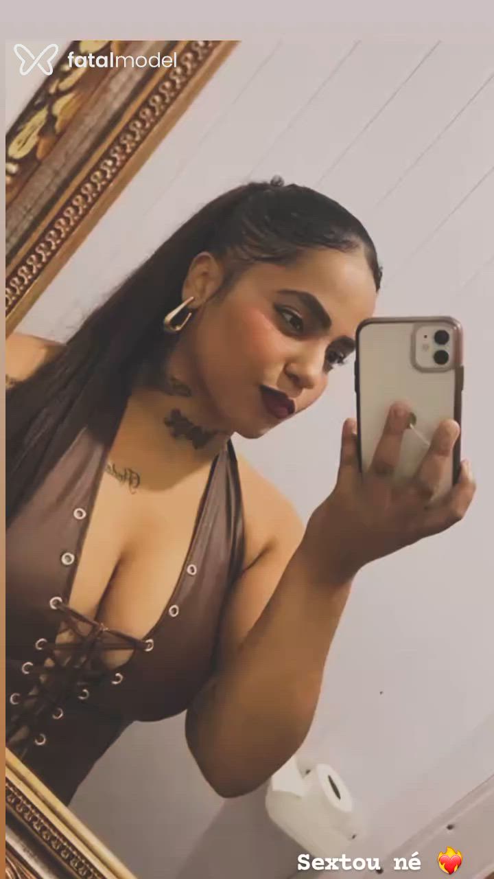 Acompanhante mulher morena (o) de olhos pretos - Kiara