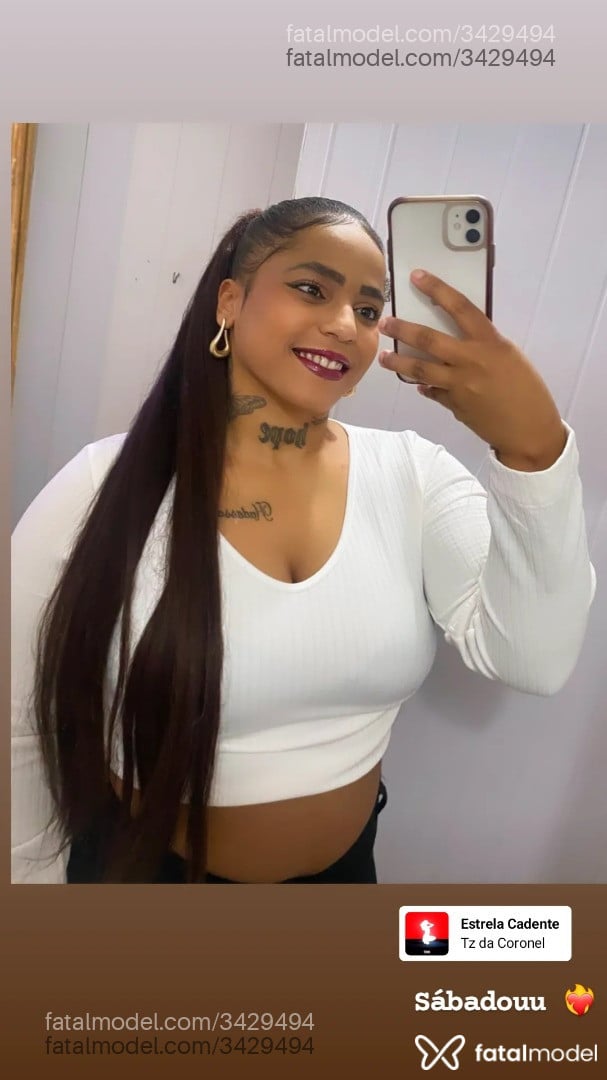 Acompanhante mulher morena (o) de olhos pretos - Kiara