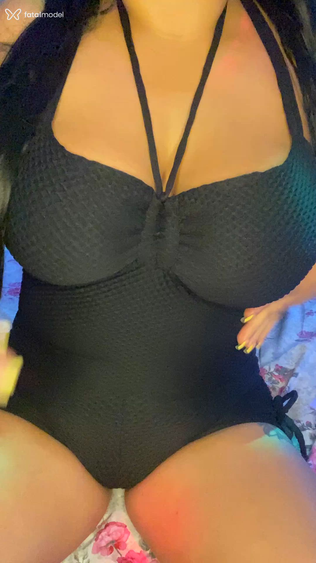 Acompanhante mulher morena (o) de olhos pretos - Paula Acompanhante mulher morena (o) de olhos pretos - Paula
