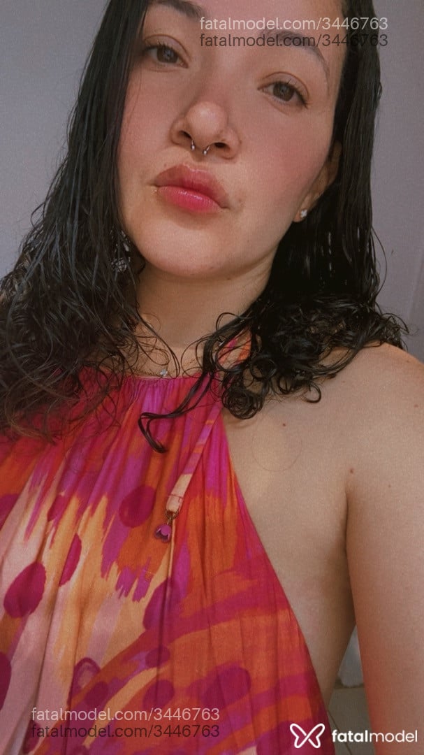Acompanhante mulher com cabelo castanho de olhos castanhos em São Sebastião - Kimberly