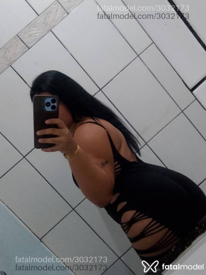 Acompanhante mulher morena (o) de olhos pretos - Lívia Acompanhante mulher morena (o) de olhos pretos - Lívia