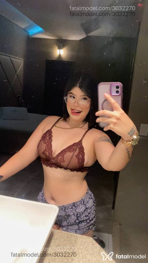 Acompanhante mulher morena (o) de olhos castanhos em Sinop - Mikaela Yuna