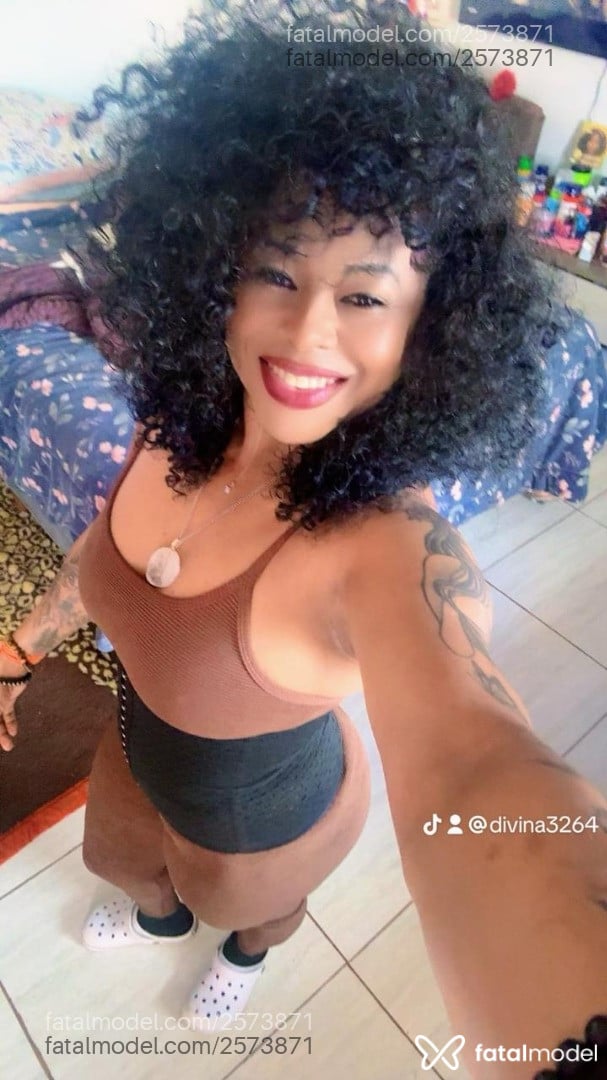 Acompanhante mulher morena (o) de olhos pretos em Cascavel - Cacau