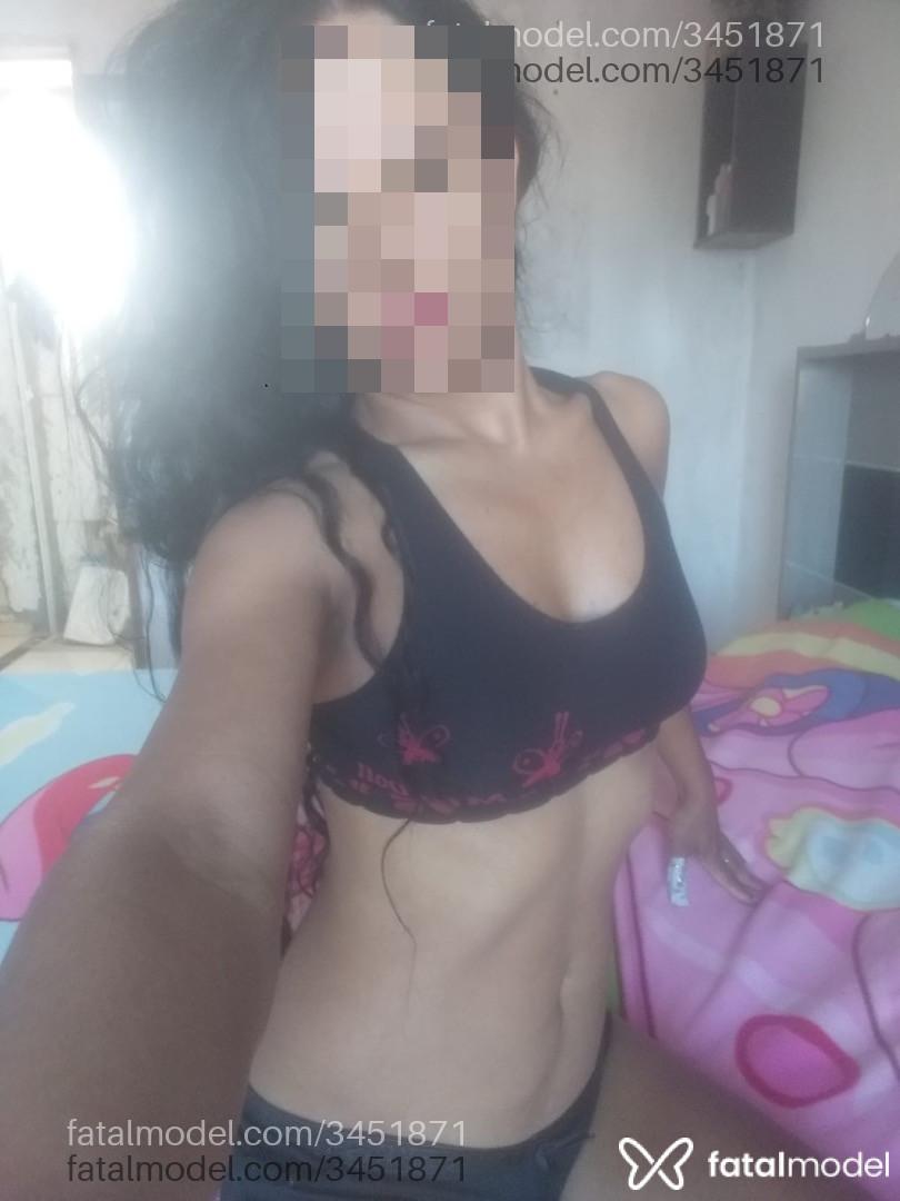 Acompanhante mulher com cabelo castanho de olhos castanhos em Dourados Acompanhante mulher com cabelo castanho de olhos castanhos em Dourados - Mellory