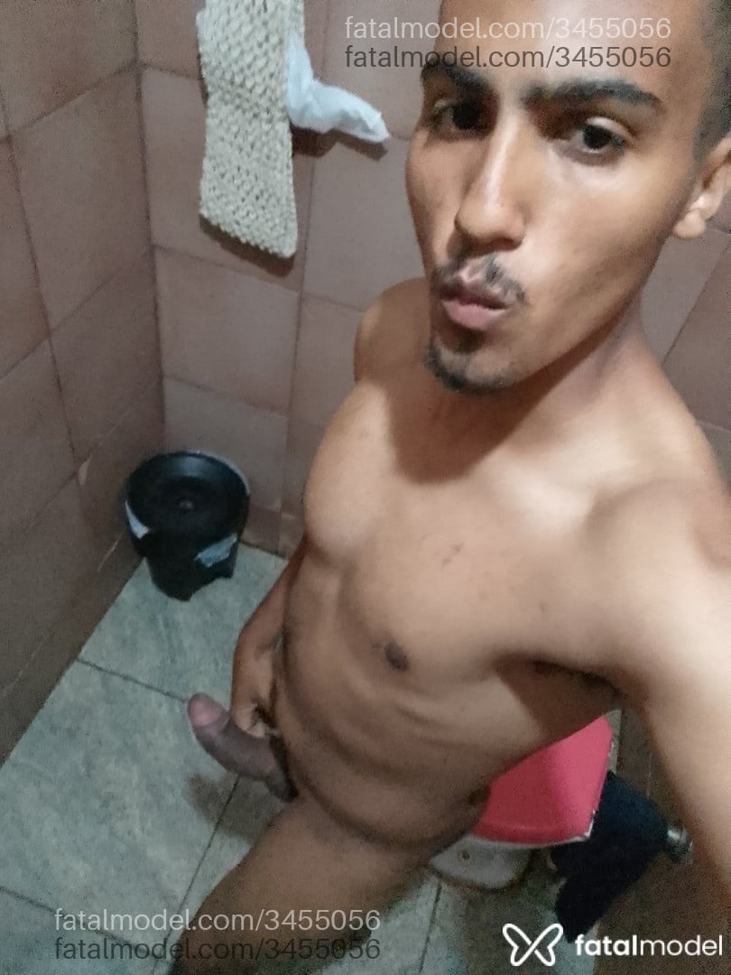 Acompanhante homem com cabelo castanho de olhos castanhos - Theolnly