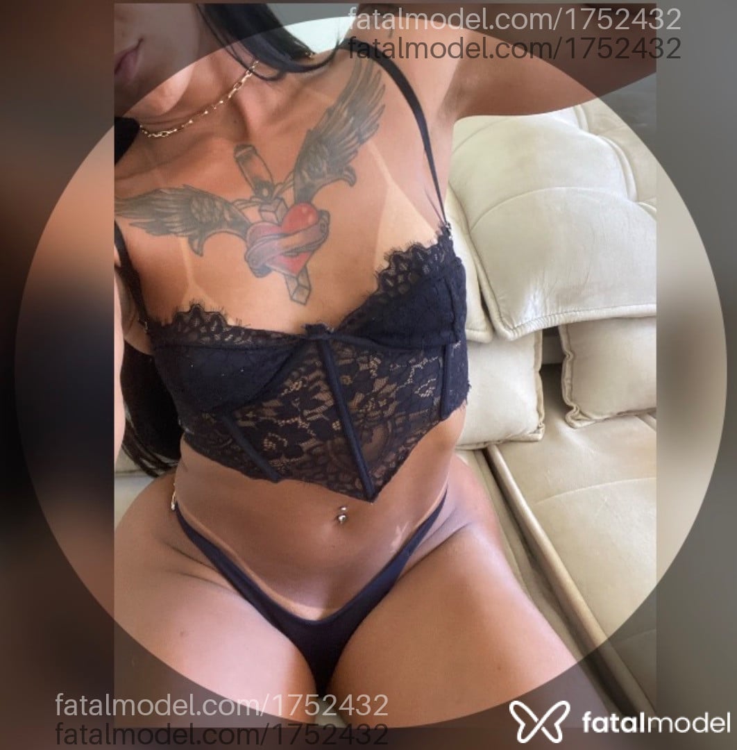 Acompanhante mulher trans morena (o) de olhos pretos em Unaí Acompanhante mulher trans morena (o) de olhos pretos em Unaí - Adriane torres