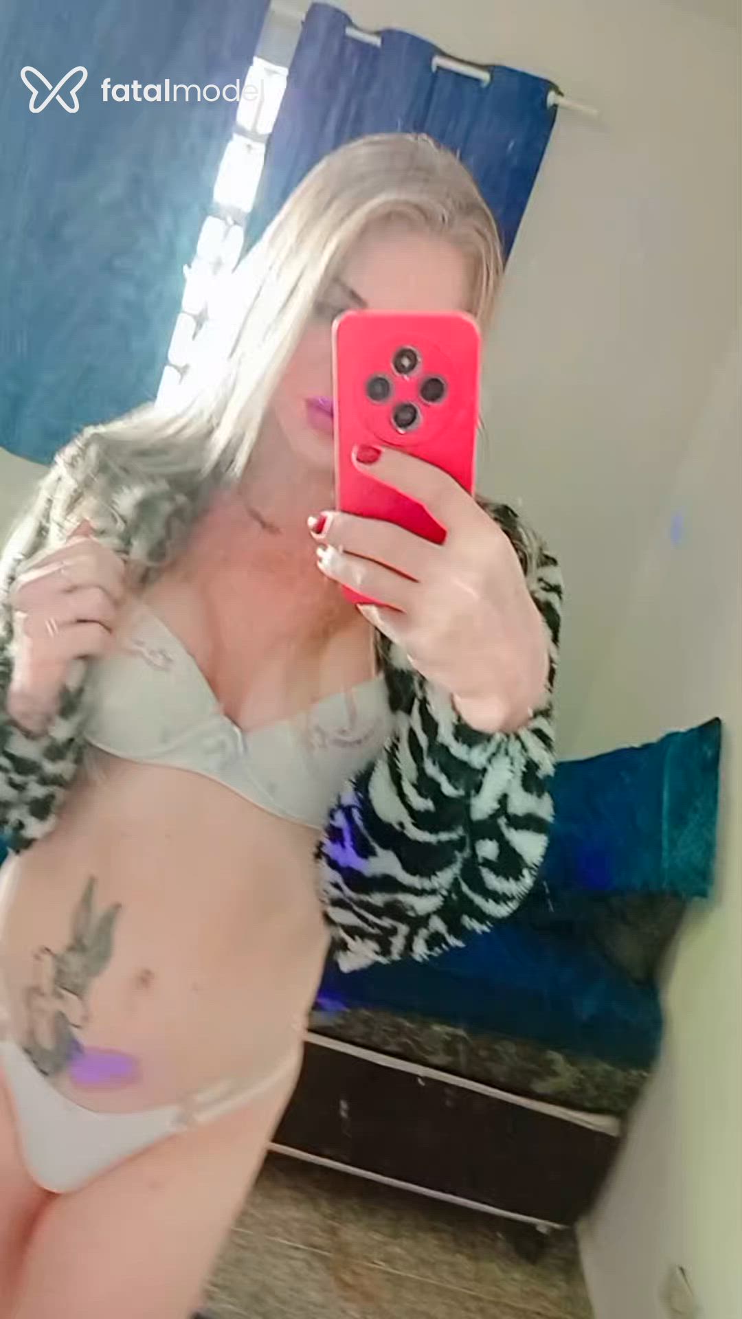 Acompanhante mulher trans loira (o) de olhos verdes - Nicoliee Loiira