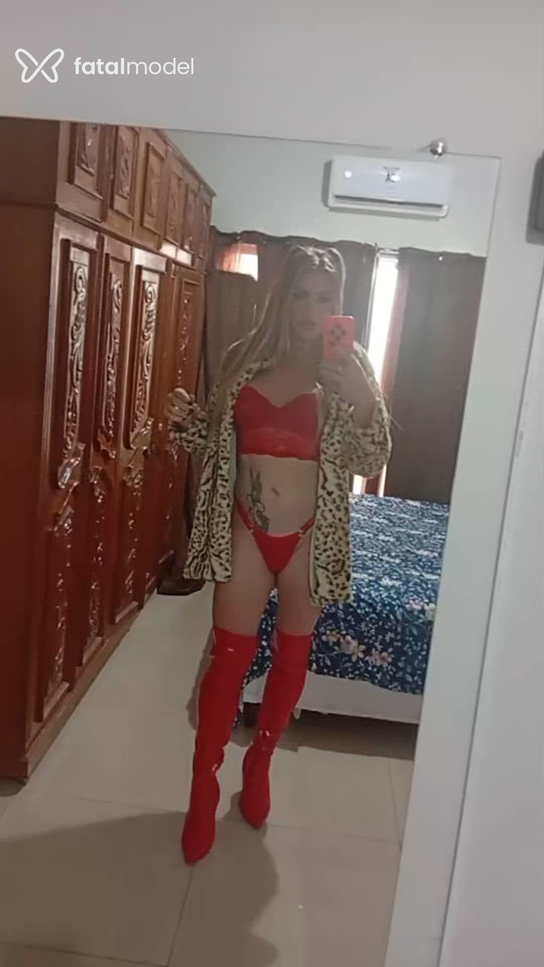 Acompanhante mulher trans loira (o) de olhos verdes - Nicoliee Babydoll