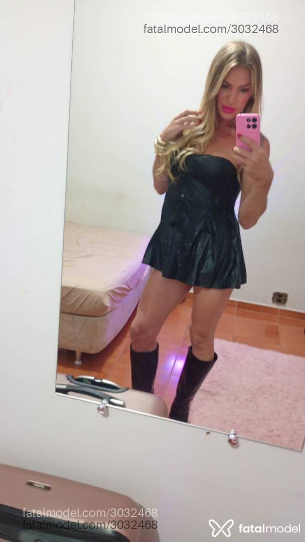 Acompanhante mulher trans loira (o) de olhos verdes - Nicoliee Loiira