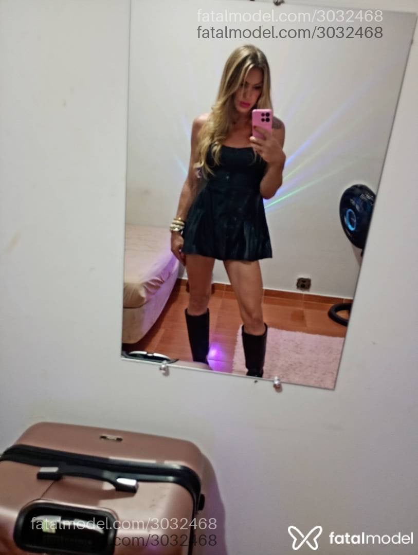 Acompanhante mulher trans loira (o) de olhos verdes - Nicoliee Loiira