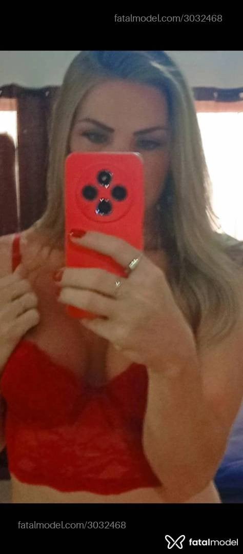 Acompanhante mulher trans loira (o) de olhos verdes em Maringá - Nicoliee Babydoll