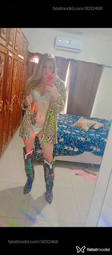 Acompanhante mulher trans loira (o) de olhos verdes em Campo Mourão - Nicoliee Babydoll