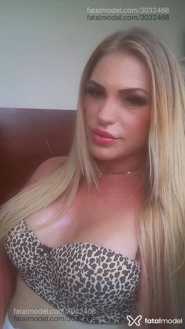 Acompanhante mulher trans loira (o) de olhos verdes - Nicoliee Babydoll