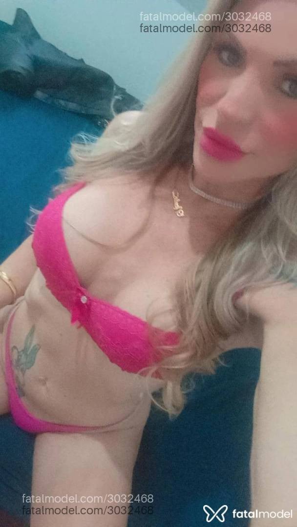 Acompanhante mulher trans loira (o) de olhos verdes - Nicoliee Loiira