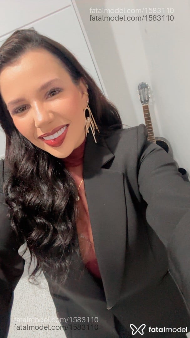 Acompanhante mulher com cabelo castanho de olhos castanhos em Curitiba - Bella Boaventura