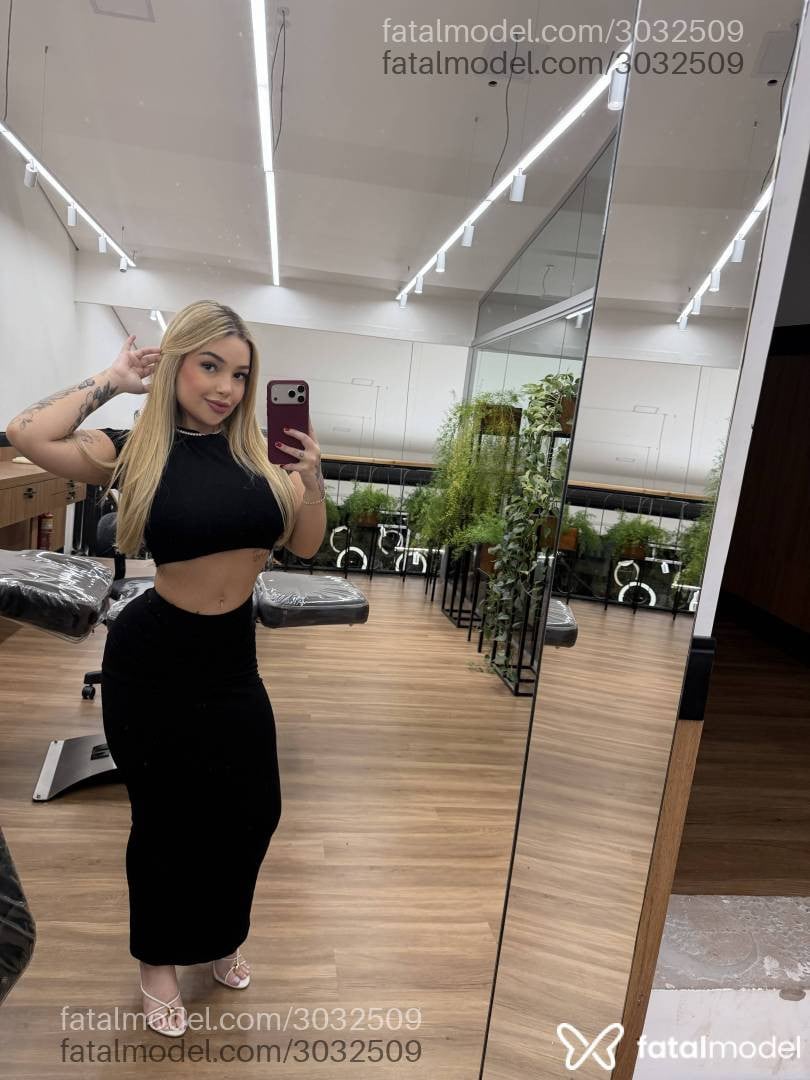 Acompanhante mulher loira (o) de olhos pretos - Isabela Fernanda
