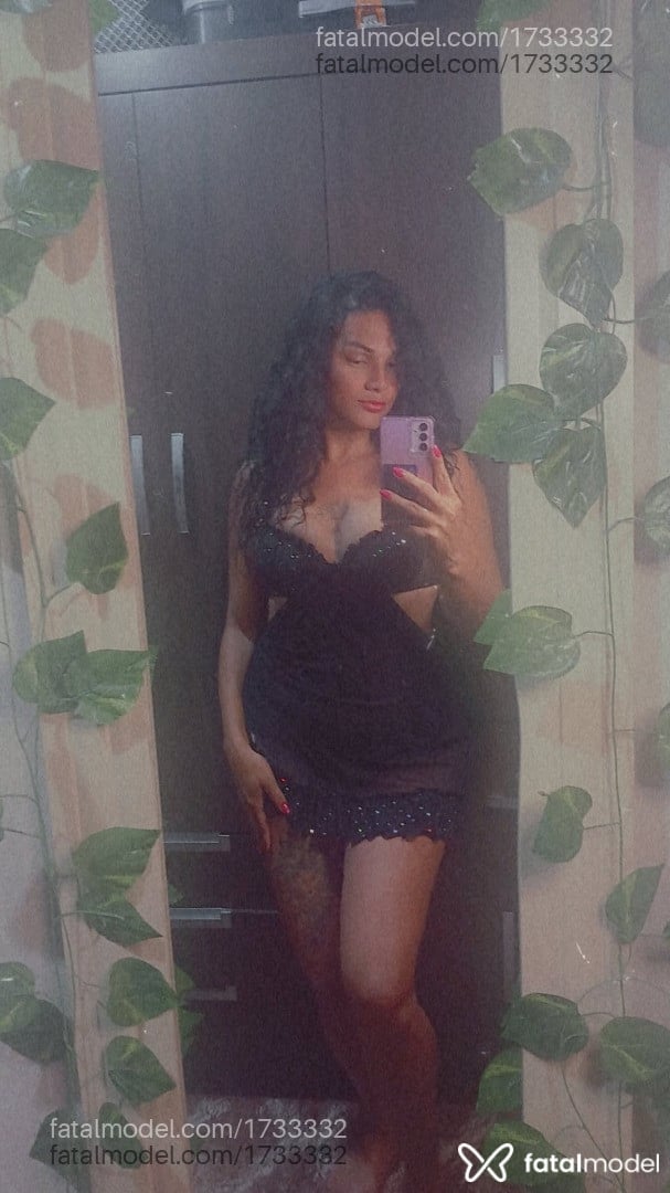 Acompanhante mulher trans morena (o) de olhos mel em Piraju - MORENA
