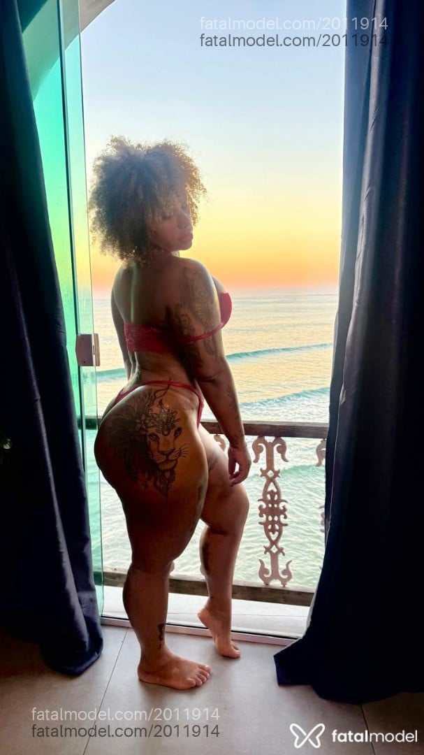 Acompanhante mulher com cabelo castanho de olhos castanhos - Phanny Lewis