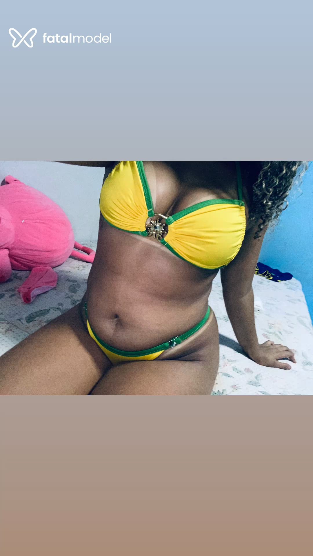 Acompanhante mulher com cabelo castanho de olhos pretos - Kely Santos