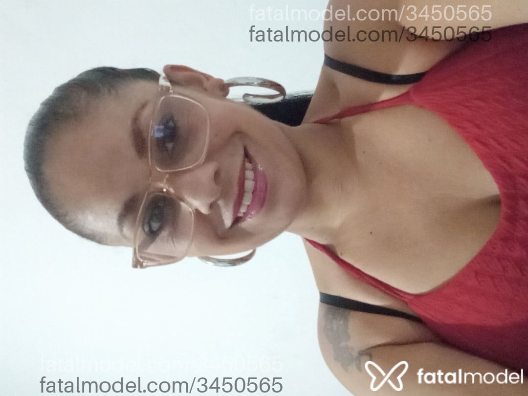 Acompanhante mulher com cabelo castanho de olhos castanhos em Araraquara - Josiane