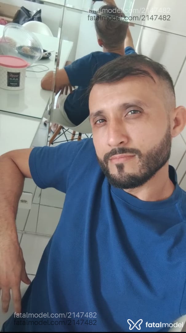 Acompanhante homem com cabelo castanho de olhos castanhos em Fortaleza - Falcon