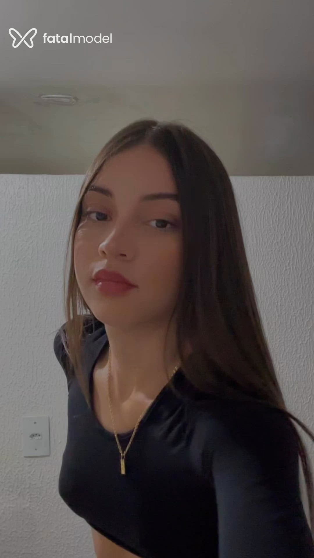 Acompanhante mulher com cabelo castanho de olhos castanhos - Bruna