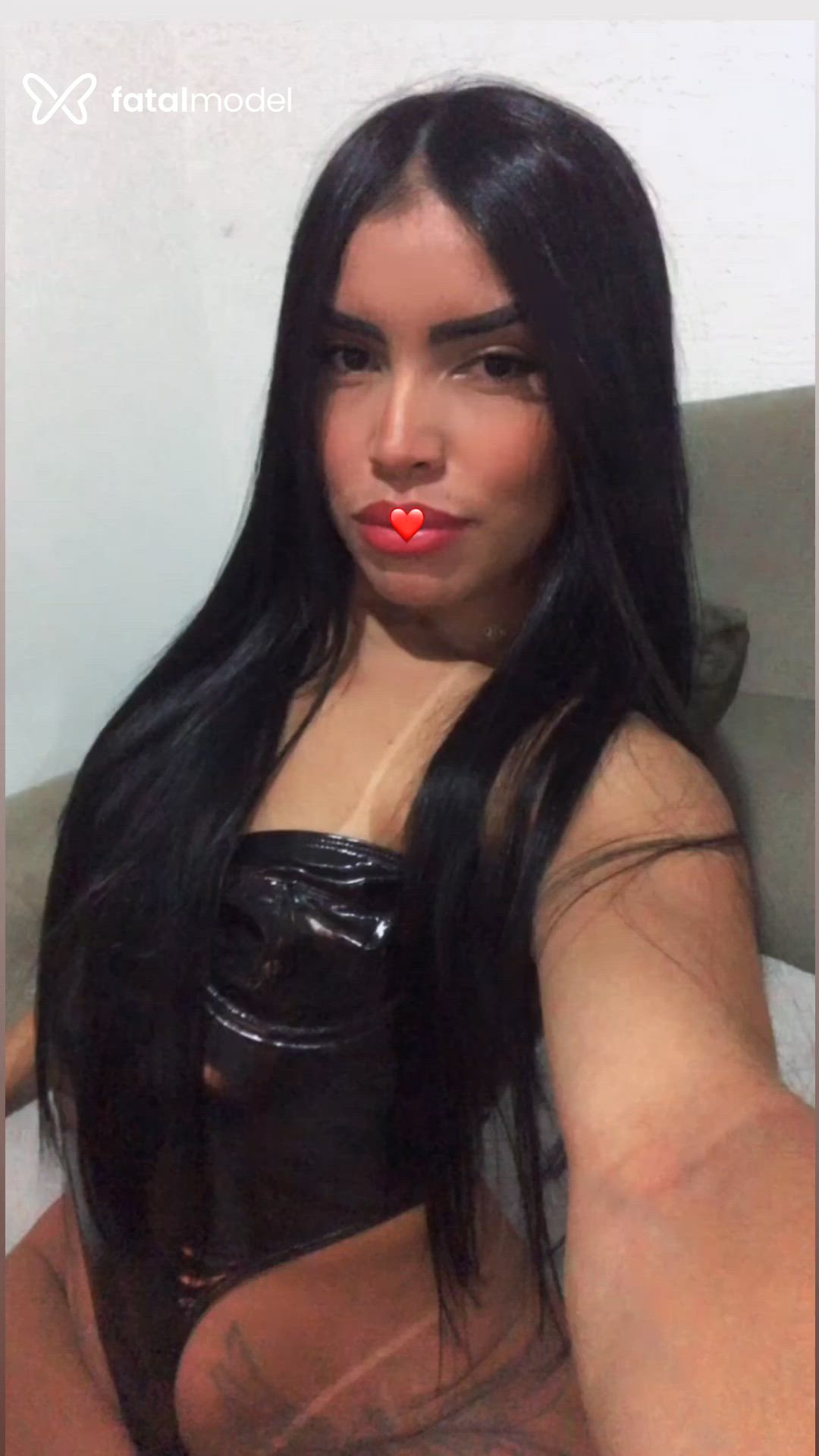 Acompanhante mulher morena (o) de olhos pretos - Stella Condessa Acompanhante mulher morena (o) de olhos pretos - Stella Condessa