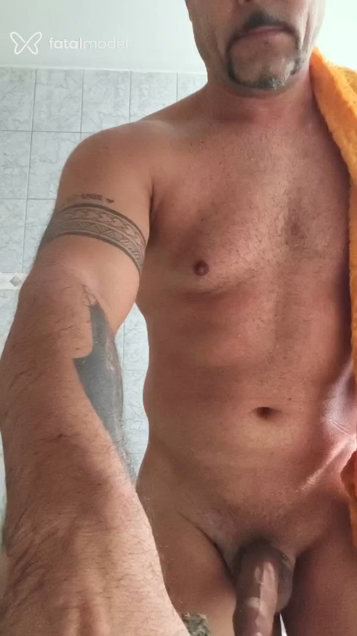 Acompanhante homem com cabelo castanho de olhos pretos - GABRIEL