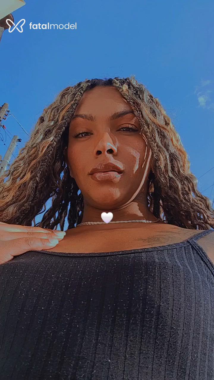 Acompanhante mulher trans com cabelo castanho de olhos castanhos em Pindamonhangaba - Ju alves