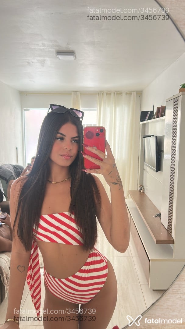 Acompanhante mulher morena (o) de olhos castanhos em Rio de Janeiro - Pollyanna