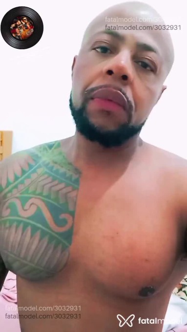 Acompanhante homem morena (o) de olhos castanhos em Brusque - Júlio Cesar