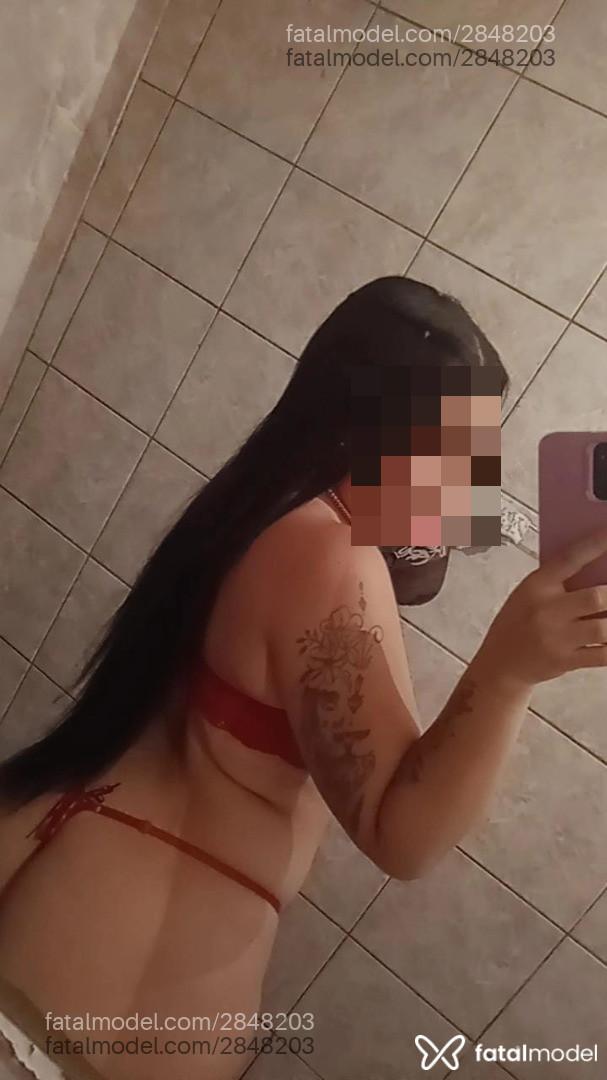 Acompanhante mulher morena (o) de olhos pretos - Beatriz