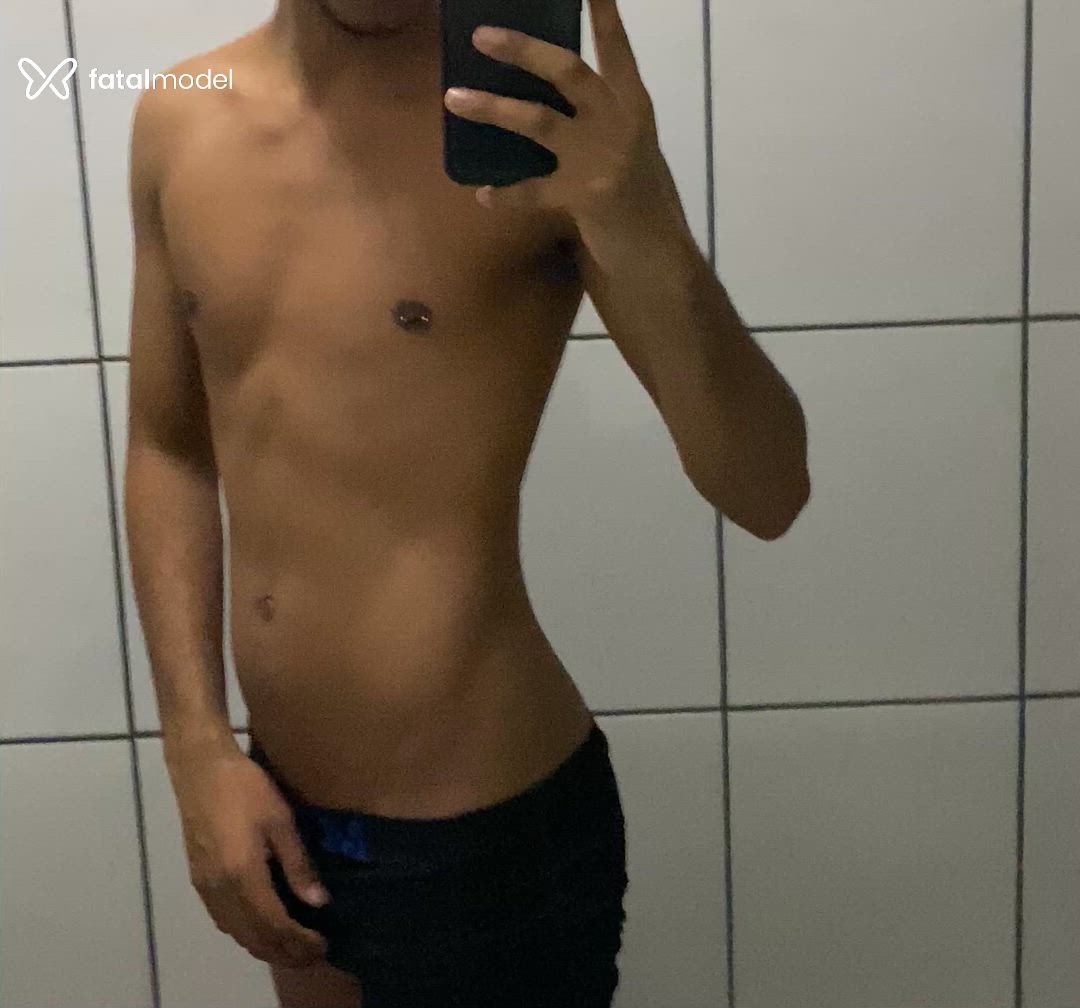 Acompanhante homem morena (o) de olhos pretos - Gustavo Acompanhante homem morena (o) de olhos pretos - Gustavo
