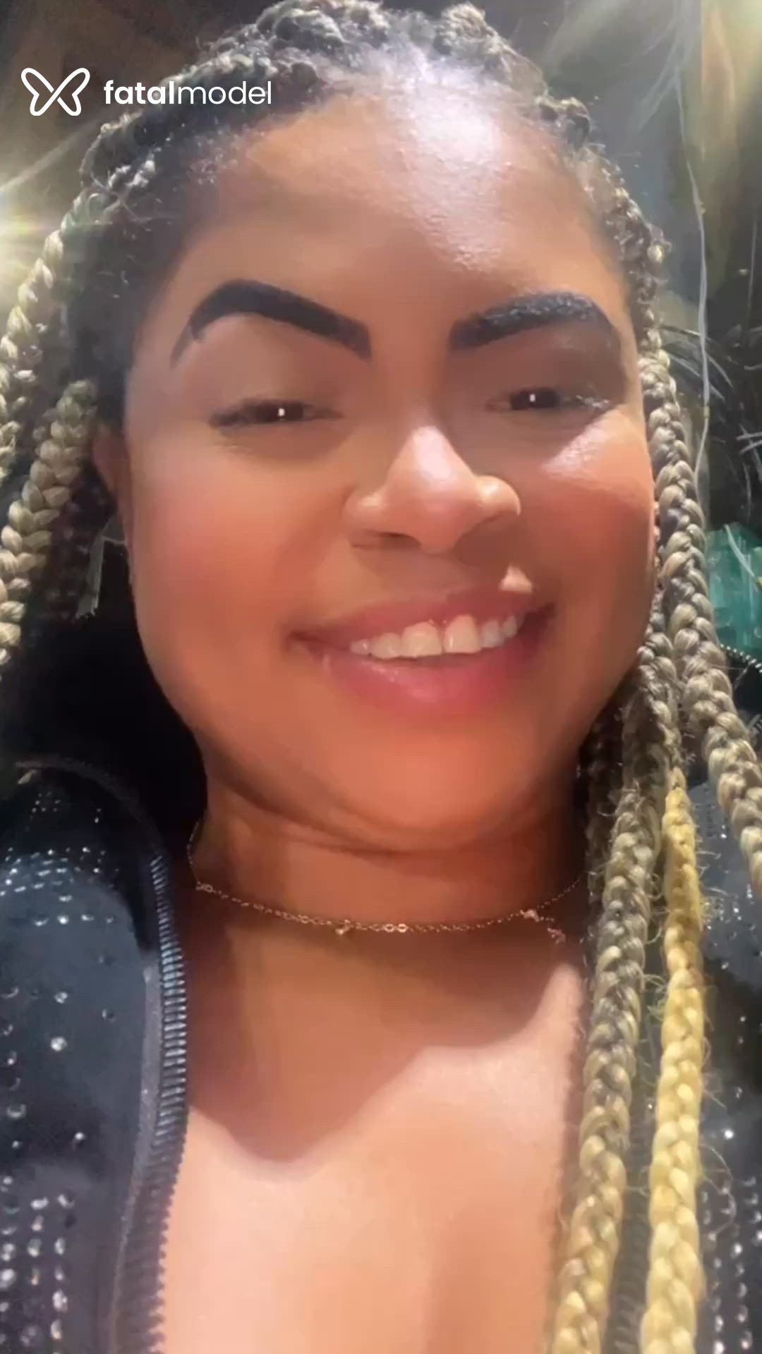 Acompanhante mulher morena (o) de olhos pretos - Briana