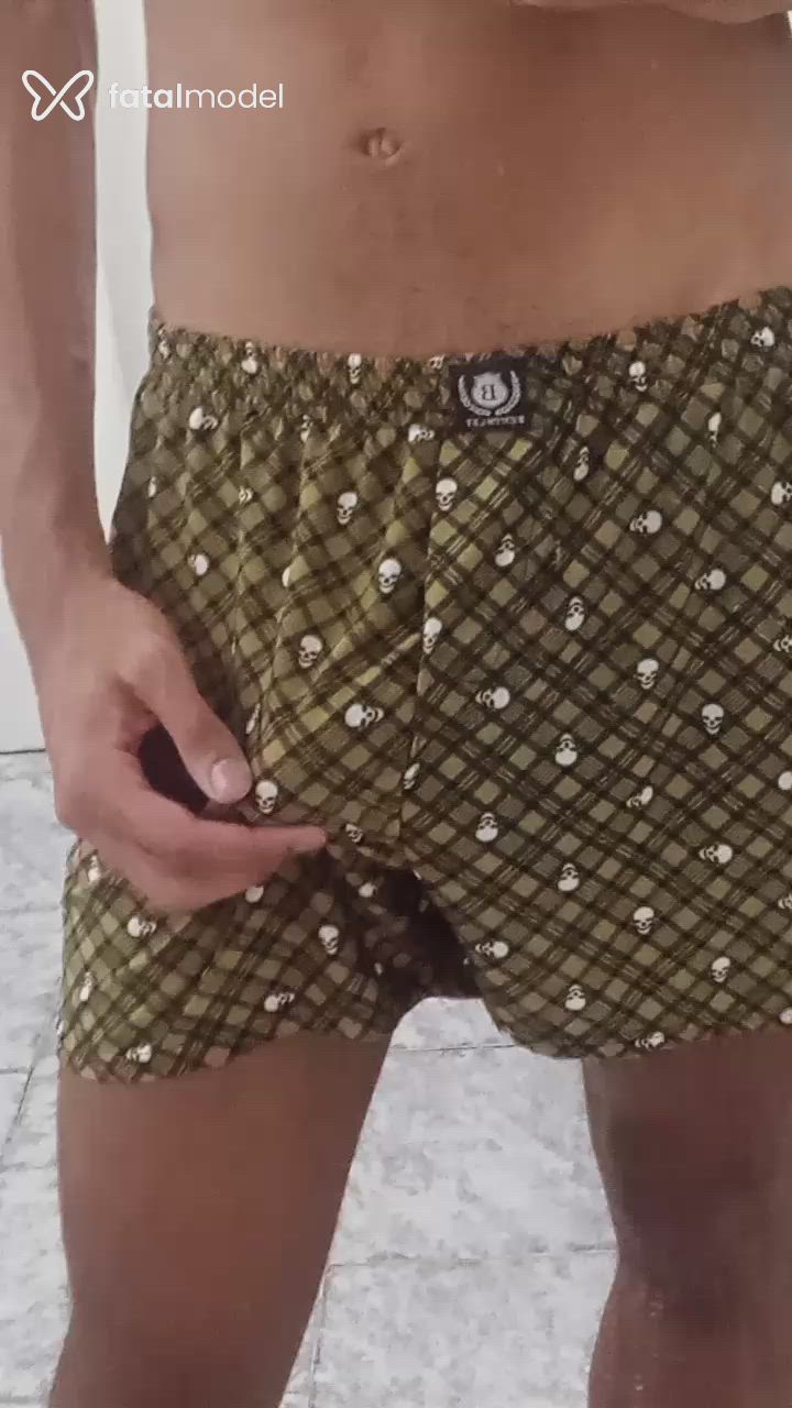 Acompanhante homem com cabelo castanho de olhos castanhos - Gusta Lanez Acompanhante homem com cabelo castanho de olhos castanhos - Gusta Lanez