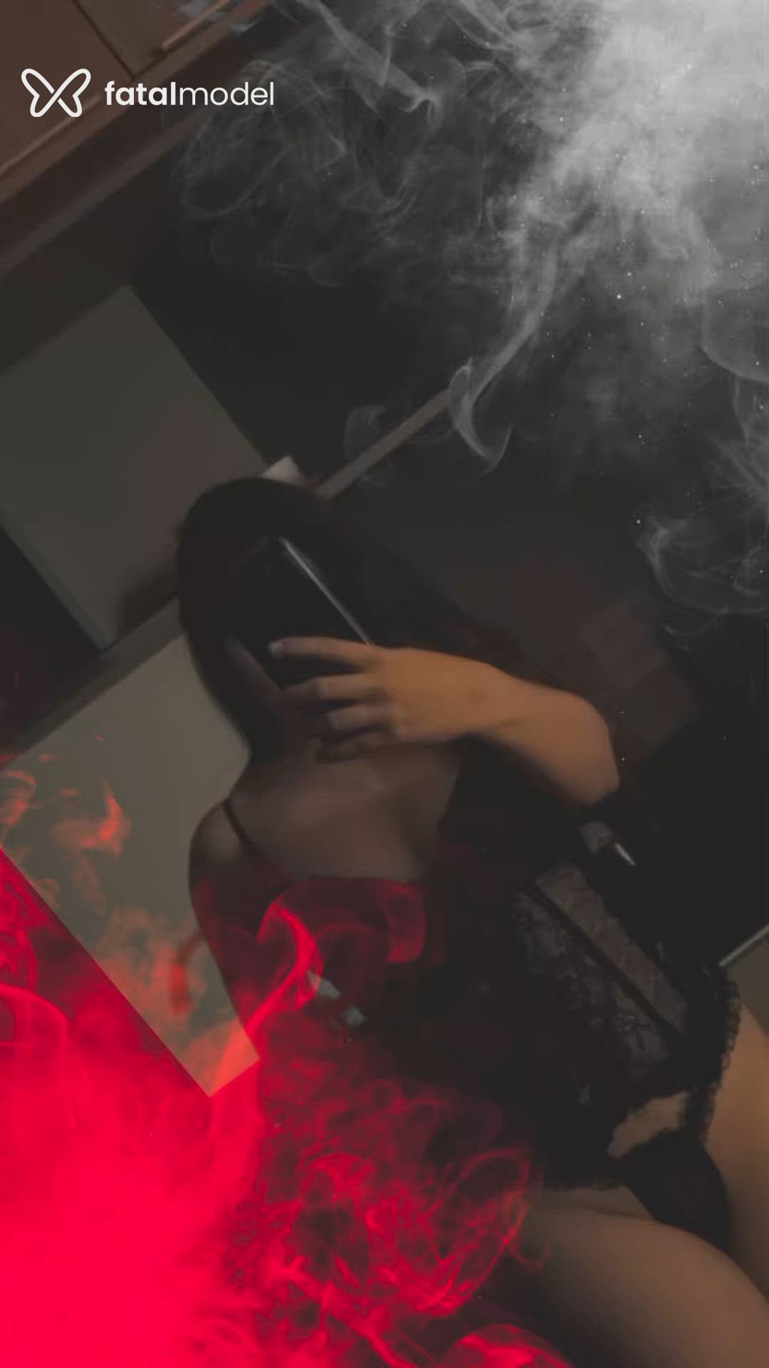 Acompanhante mulher com cabelo castanho de olhos castanhos - Mônica