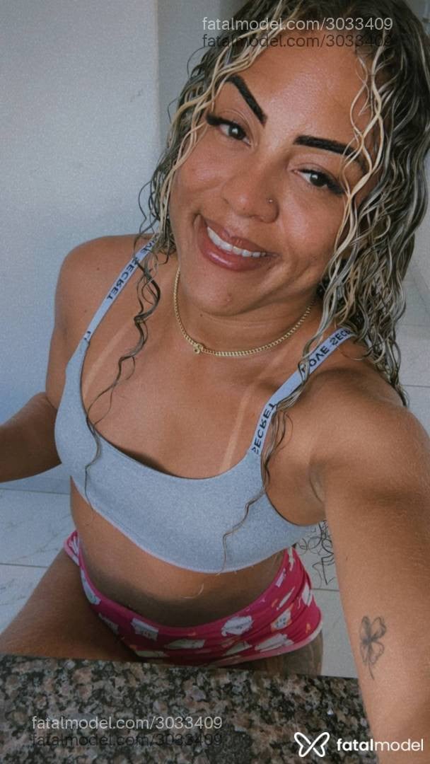 Acompanhante mulher morena (o) de olhos pretos - Kenya Duarte Acompanhante mulher morena (o) de olhos pretos - Kenya Duarte