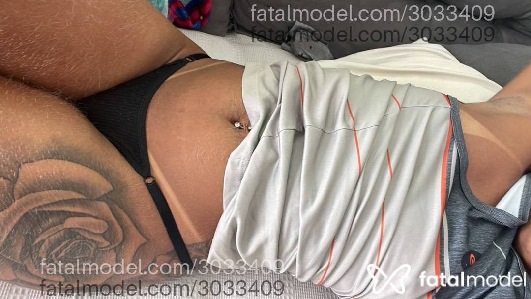 Acompanhante mulher morena (o) de olhos pretos - Kenya Duarte