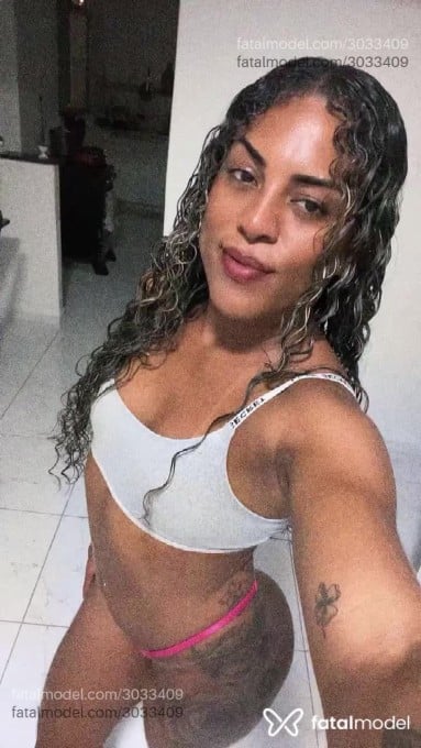 Acompanhante mulher morena (o) de olhos pretos - Kenya Duarte Acompanhante mulher morena (o) de olhos pretos - Kenya Duarte