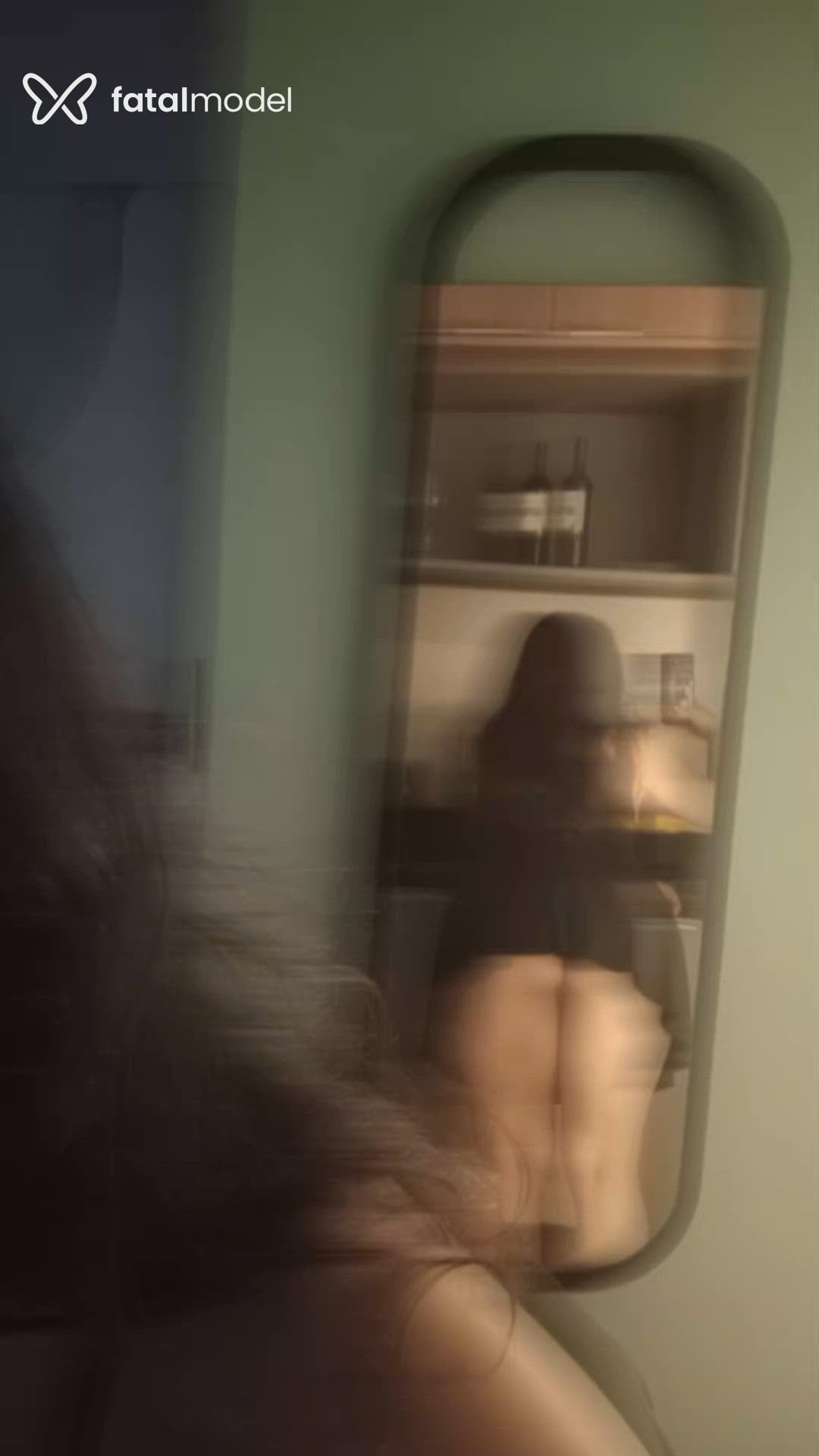 Acompanhante mulher com cabelo castanho de olhos castanhos - Mônica