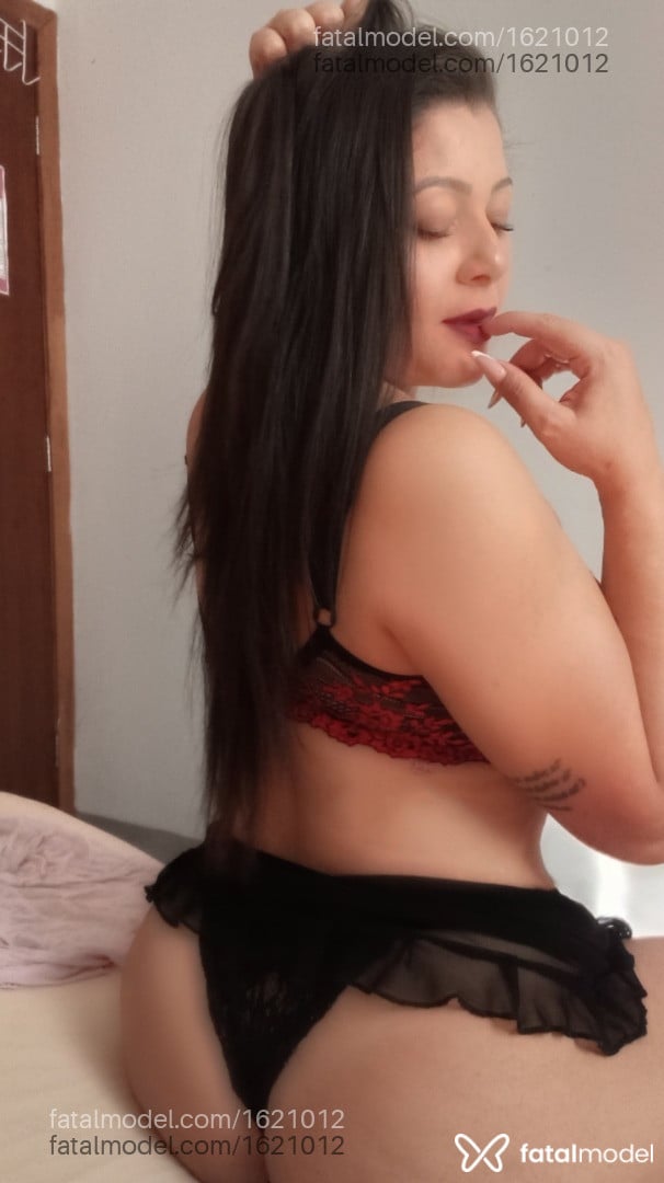 Acompanhante mulher com cabelo castanho de olhos castanhos - Maria Natasha