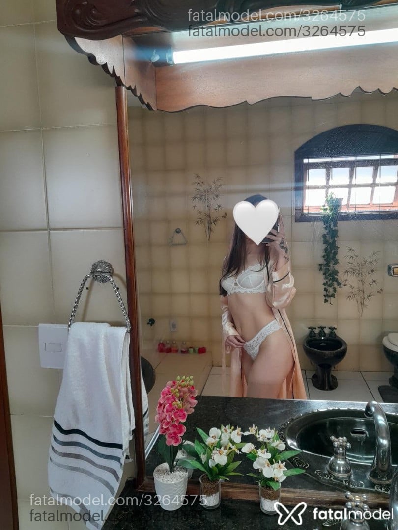 Acompanhante mulher com cabelo castanho de olhos castanhos em Caxias do Sul - Melany