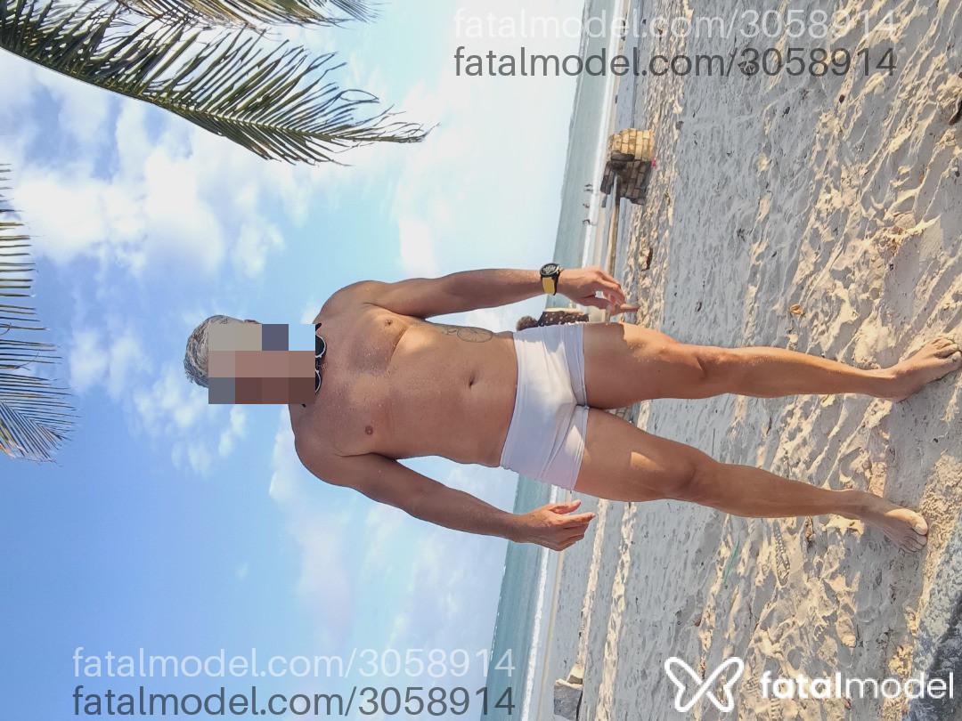Acompanhante homem com cabelo grisalho de olhos castanhos em Extremoz Acompanhante homem com cabelo grisalho de olhos castanhos em Extremoz - Coroasafado